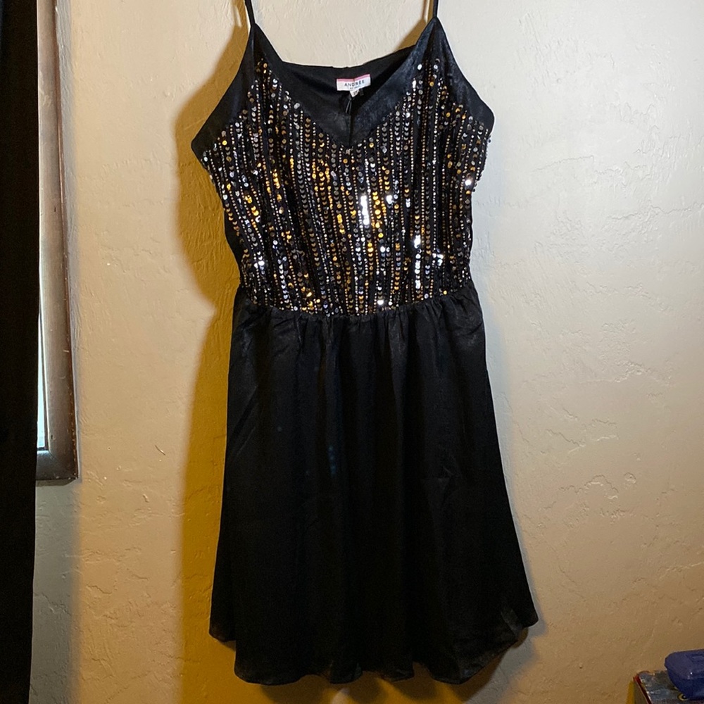 V neck Spaghetti strapped cocktail dress